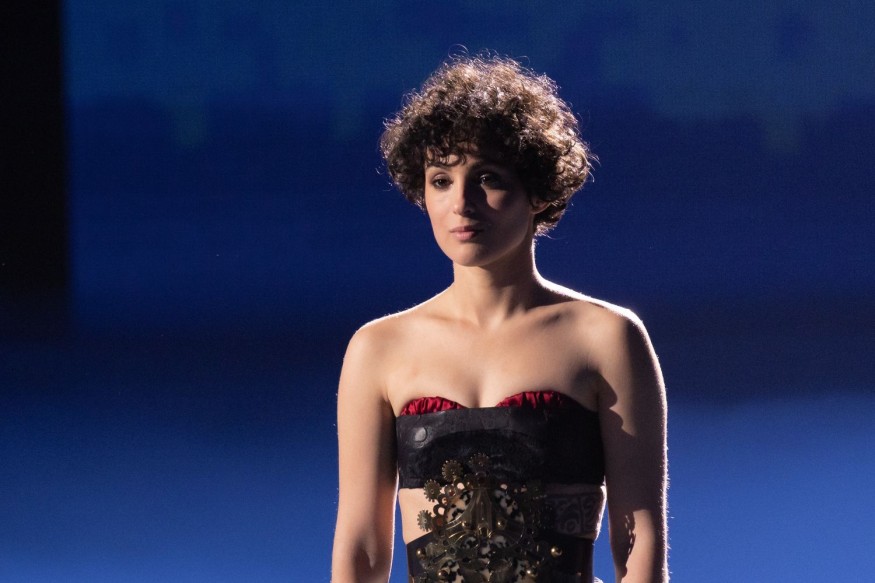 Barbara Pravi dévoile « Prière pour soi » une déclaration d’amour aux femmes du monde