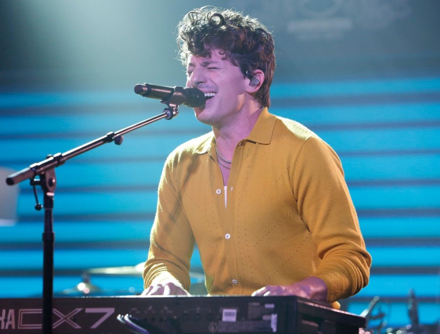 Charlie Puth dévoile un nouvel extrait de son album, « That's Hilarious »