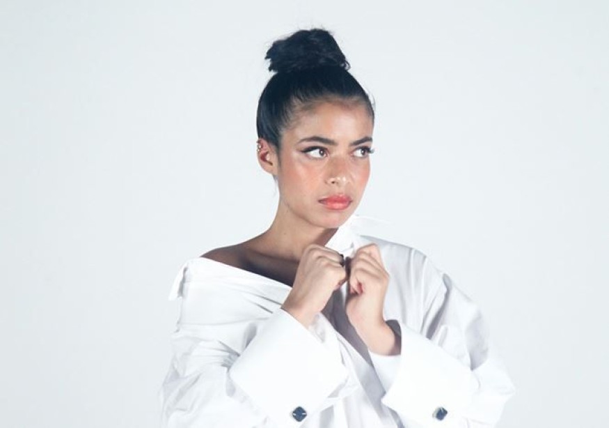 Mona: découvrez son nouveau single « Ohlala » sans plus attendre !