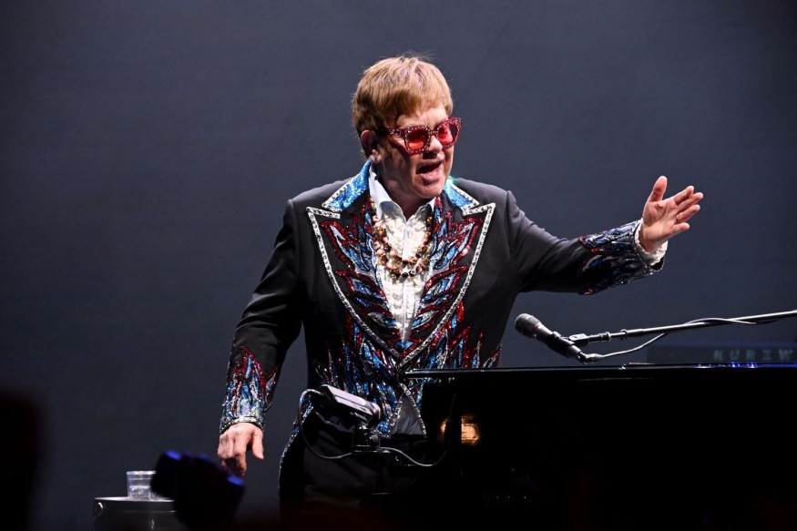 Elton John va dévoiler « Goodbye Yellow Brick Road » un documentaire centré sur sa tournée d’adieu