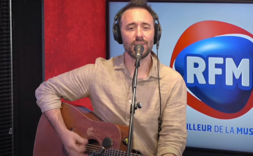Charlie Winston interprète son nouveau single « Algorithm » et son tube « Like A Hobo » sur RFM !