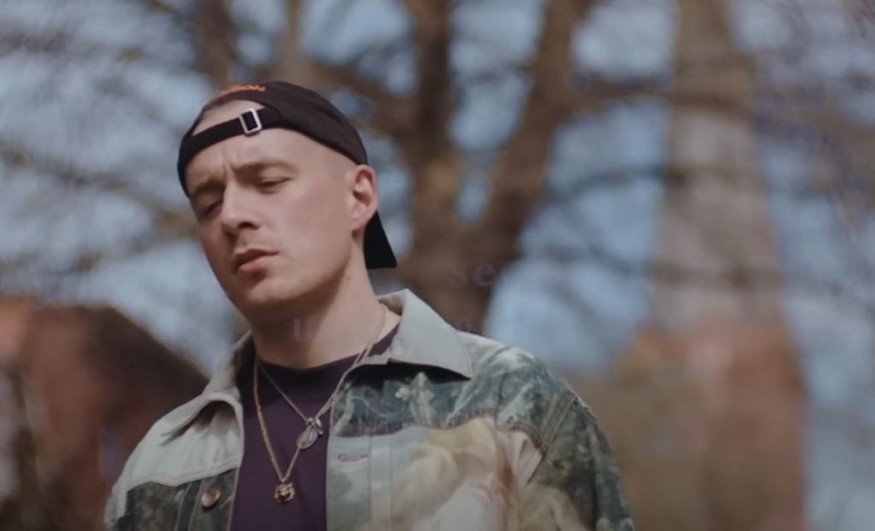 Dermot Kennedy: découvrez son nouveau single «Something to Someone» !
