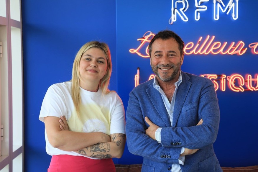 Découvrez l'interview de Louane au micro de Bernard Montiel !