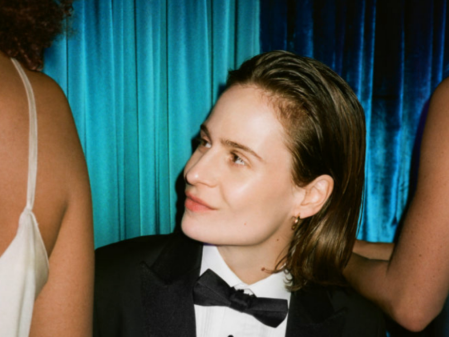Christine and the Queens fait son retour avec le titre « Je te vois enfin »