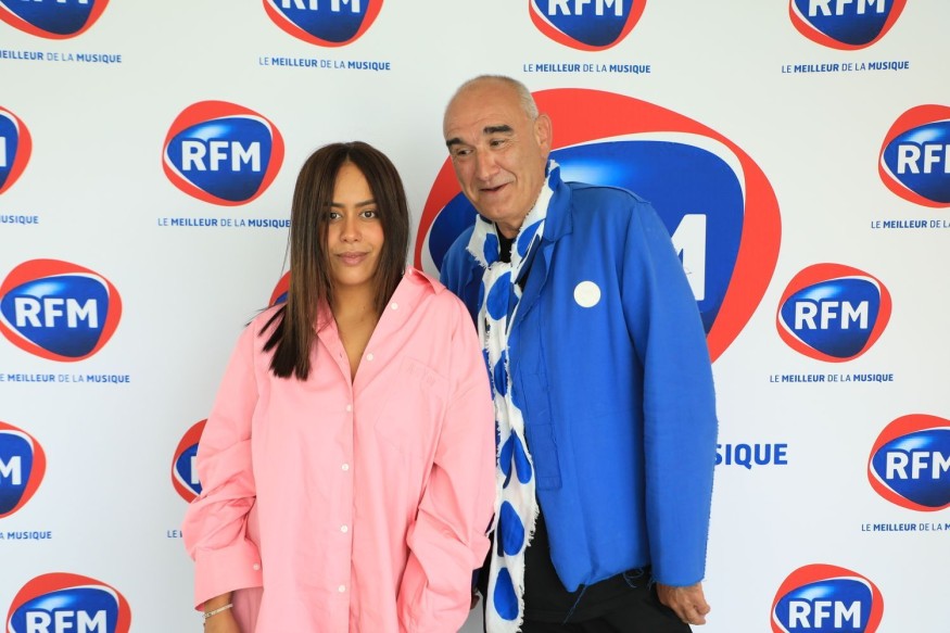 Découvrez l'interview d'Amel Bent au micro de Pascal Nègre !
