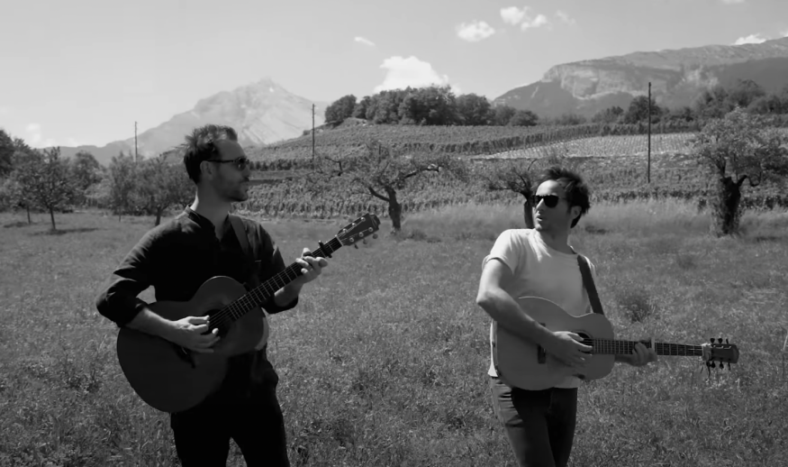 Charlie Winston révèle le clip de « Shifting Paradigms » avec Vianney !