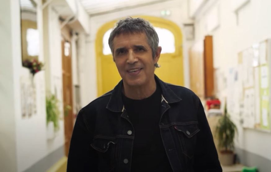 Julien Clerc: le clip de son nouveau « Mademoiselle » disponible !