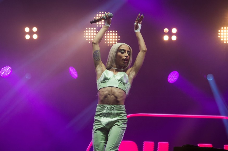 Bilal Hassani dévoile la pochette de son prochain album « Théorème »