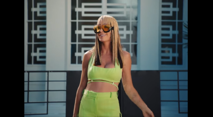 Jenifer : découvrez un extrait de « Sauve qui aime » le single qui annonce le grand retour de la chanteuse le 19 août !