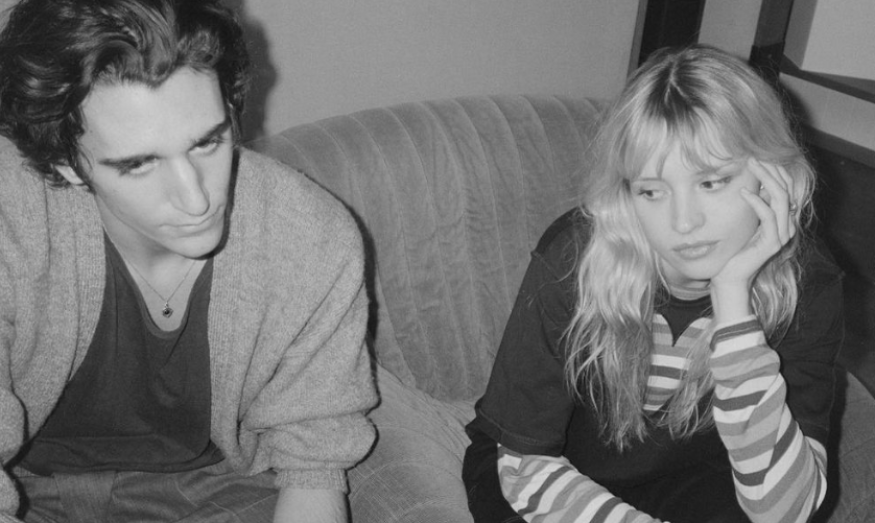 Tamino invite Angèle à chanter sur le titre « Sunflower »
