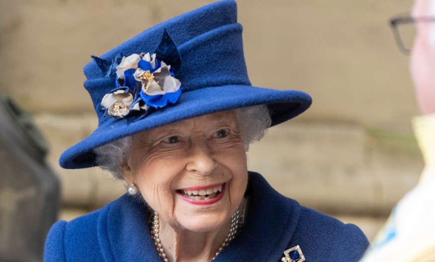 Mick Jagger, Elton John, Yoko Ono... Le monde de la musique rend hommage à la reine Elizabeth II !