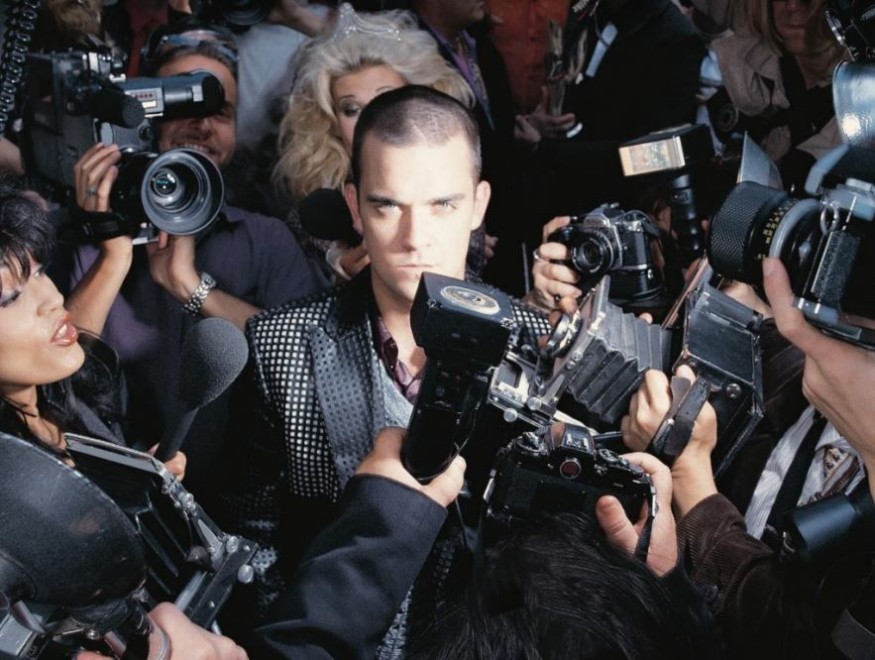Robbie Williams réédite son premier album « Life Thru A Lens »