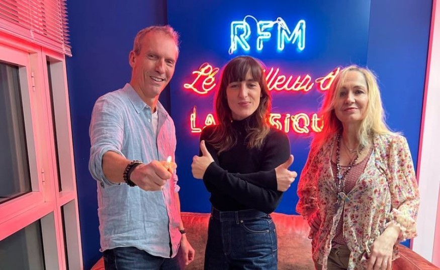 [VIDEO] Juliette Armanet interprète les titres « Fuguer» et  « Flamme » issus de sa réédition « Brûler le feu 2 » !