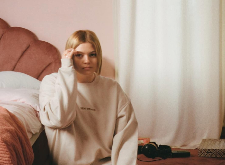 Louane revient avec son nouvel album « Sentiments »