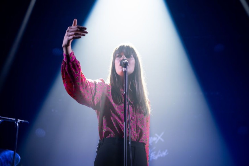 Clara Luciani : Découvrez son nouveau single « Tout le monde (sauf toi) ».