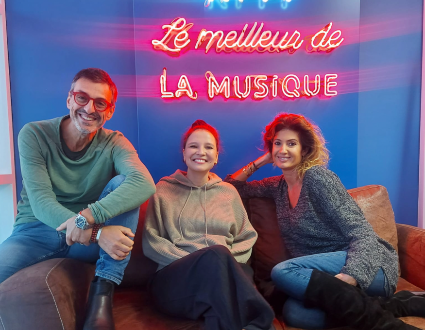 Anne Sila interprète « Le Chanteur » sur RFM !