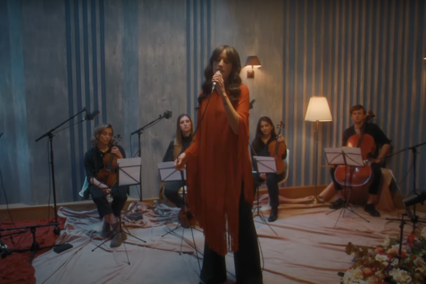 Jain partage une session live du titre "Maria"