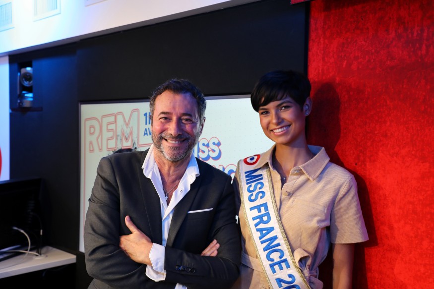 Miss France - Eve Gilles en interview avec Bernard Montiel