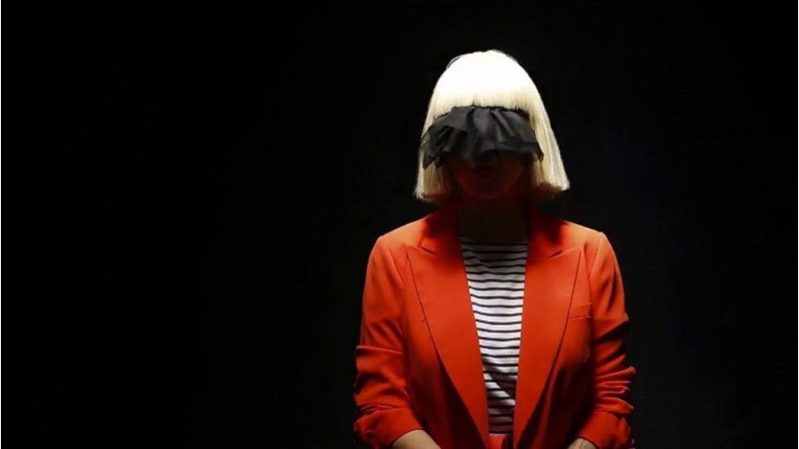 Sia dévoile un inédit co-écrit et produit par Kanye West