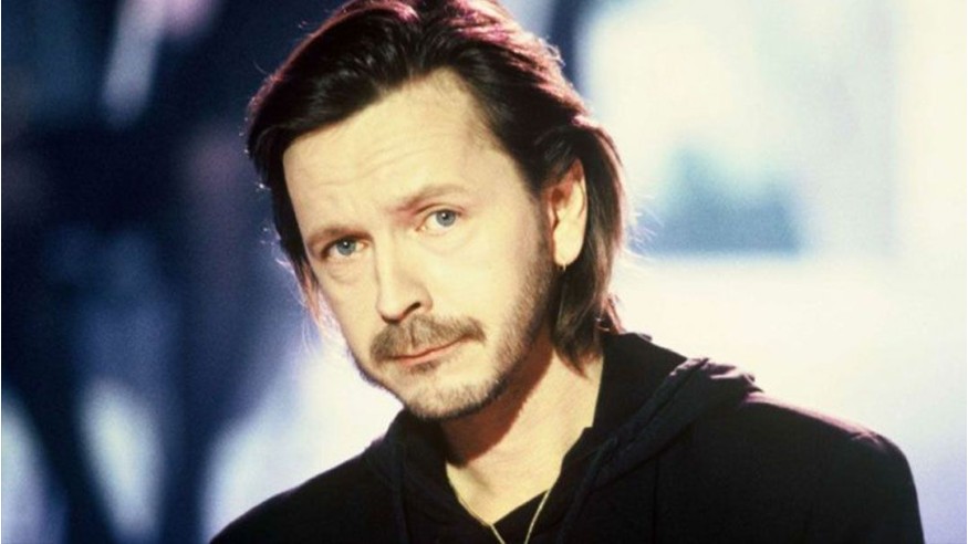 Renaud va de nouveau écrire des chroniques pour Charlie Hebdo