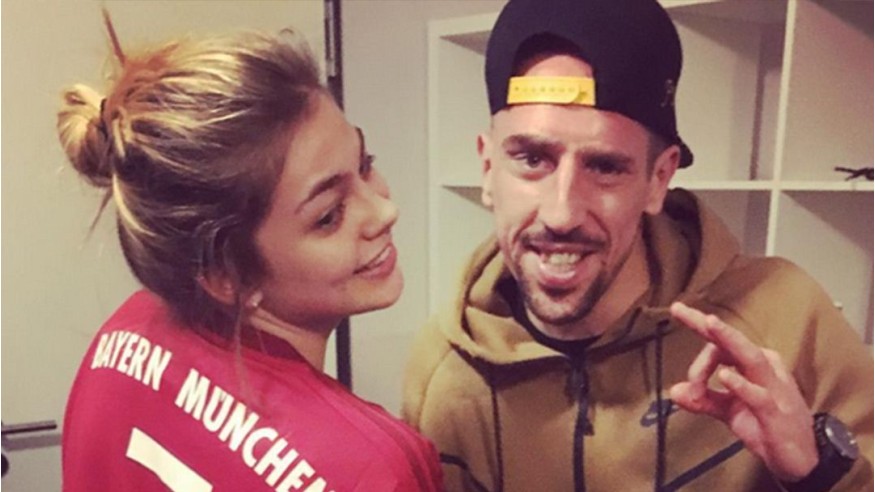 Louane reçoit la visite de Franck Ribéry lors de son concert à Munich