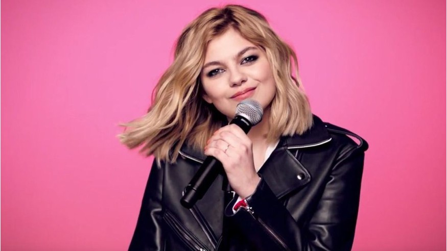 Louane reprend «Lovefool» de The Cardigans pour Maybelline