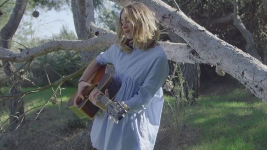 June The Girl: le clip de «I say love»