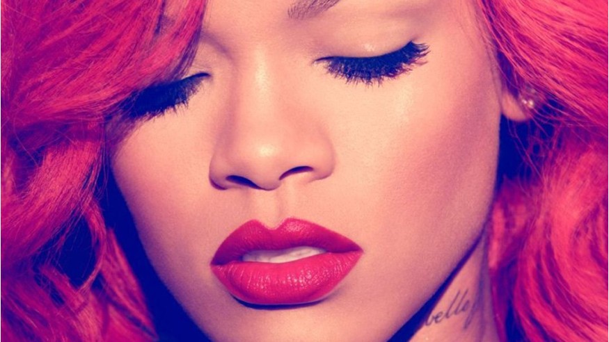 Rihanna émue aux larmes lors de son concert à Dublin