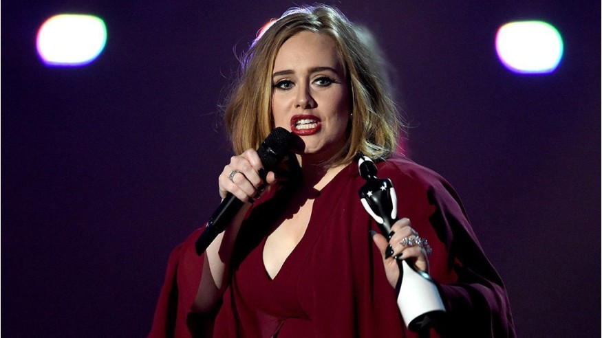 Adele pressentie pour enflammer le Super Bowl 2017