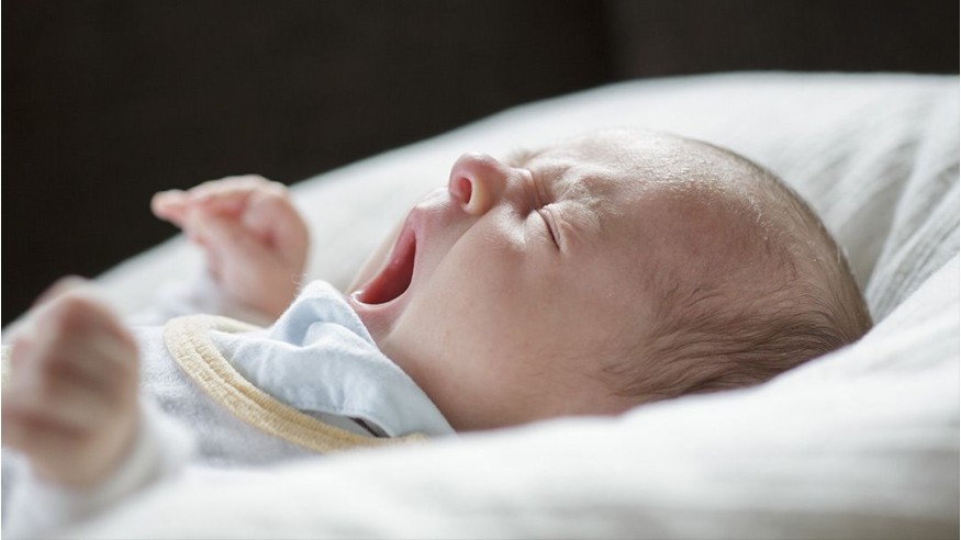 Naissance du premier enfant avec trois parents