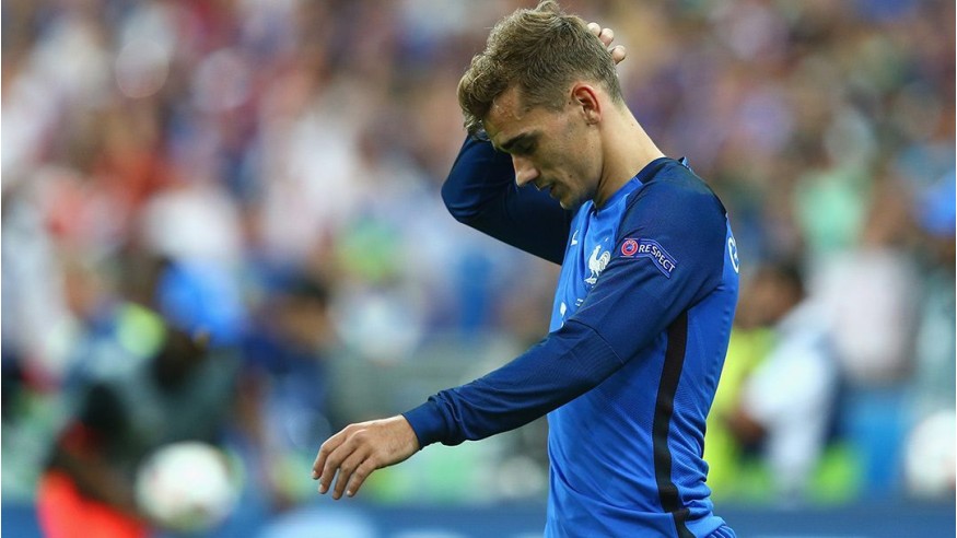 Euro 2016 : les artistes réagissent à la finale perdue par les Bleus