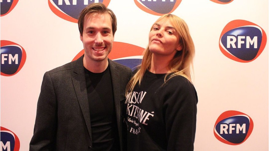 Luc Langevin fait des tours de magie à Justine Fraioli chez RFM
