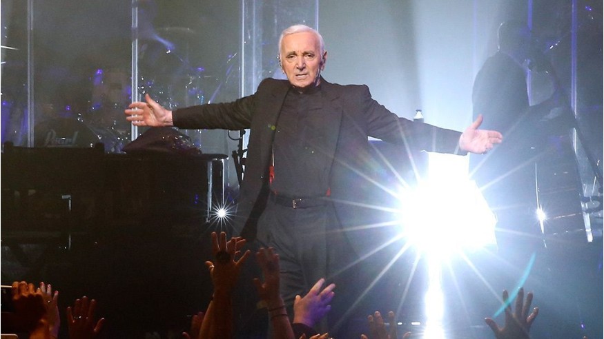 Aznavour reçoit une étoile d'honneur de la communauté arménienne à Hollywood