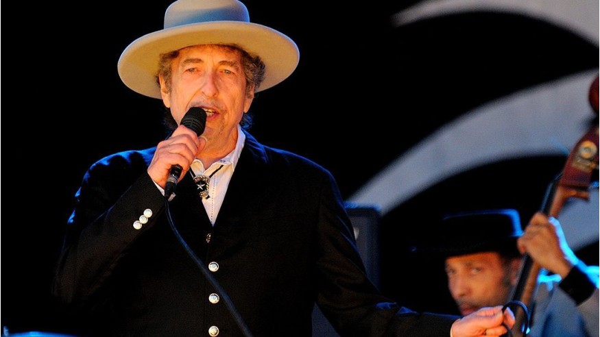 Bob Dylan, «icône» de la musique américaine, prix Nobel de littérature