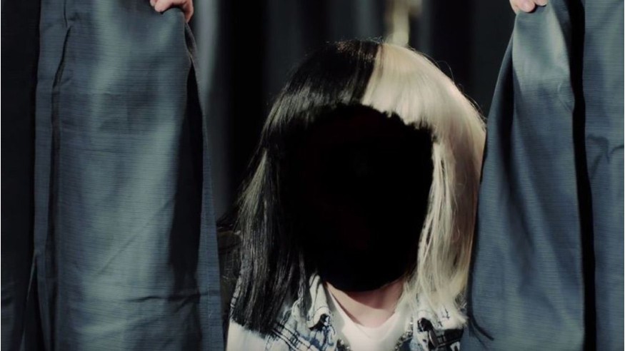Sia : découvrez le clip lyrics de son nouveau single «Move your body»