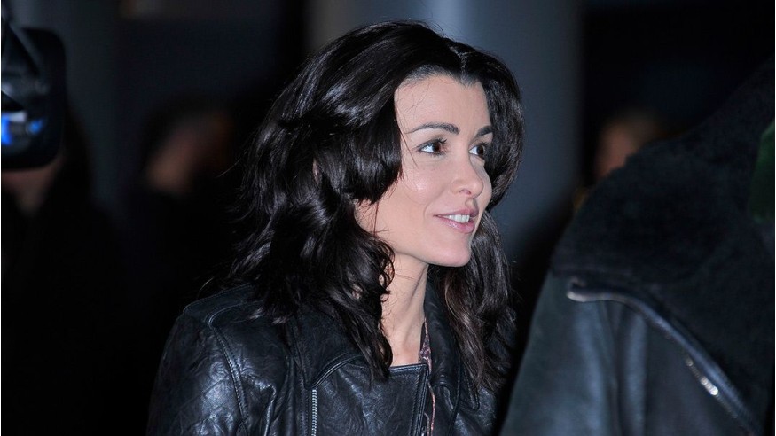 Jenifer, légèrement blessée, suspend sa tournée après un accident
