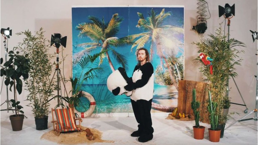 Julien Doré : découvrez le clip de «Coco Câline» !