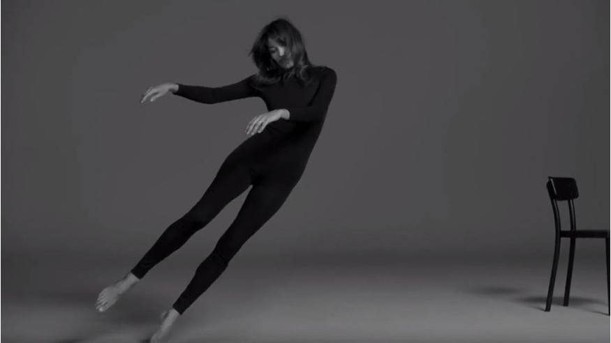 Carla Bruni : découvrez le clip de «Miss you», se reprise des Rolling Stones