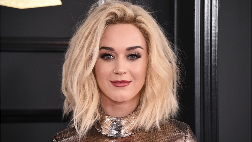 Katy Perry sort un album après quatre ans, avant une tournée