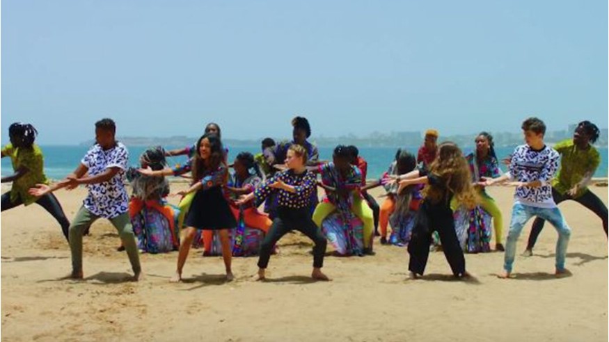 Kids United : découvrez le clip de «Mama Africa» avec Angélique Kidjo et Youssou N’Dour