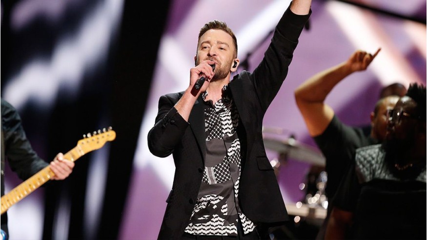 Justin Timberlake vole au secours d’une spectatrice frappée par une balle de golf !