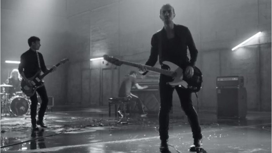 Calogero : découvrez le clip du titre «Je joue de la musique»