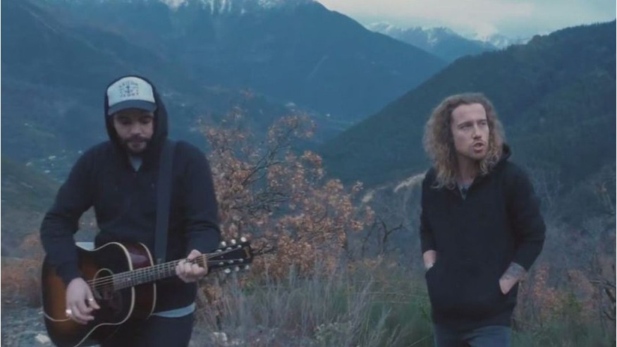 Julien Doré dévoile une session acoustique de «Coco Câline» enregistrée en pleine montagne !