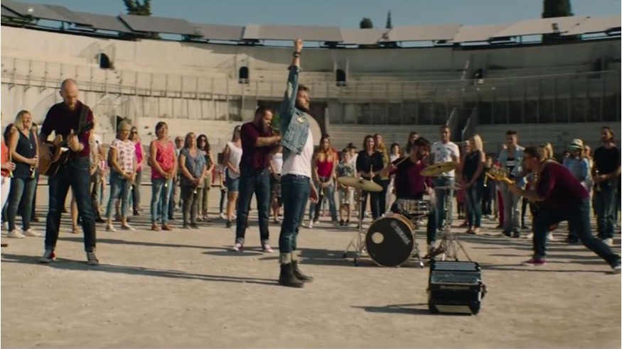 Claudio Capéo dévoile le clip de son nouveau single «Dis-le moi» !