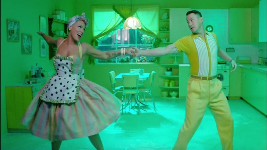 Pink : découvrez le clip de «Beautiful Trauma» avec Channing Tatum !