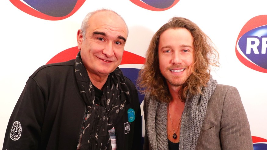 Découvrez l’interview de Julien Doré au micro de Pascal Nègre