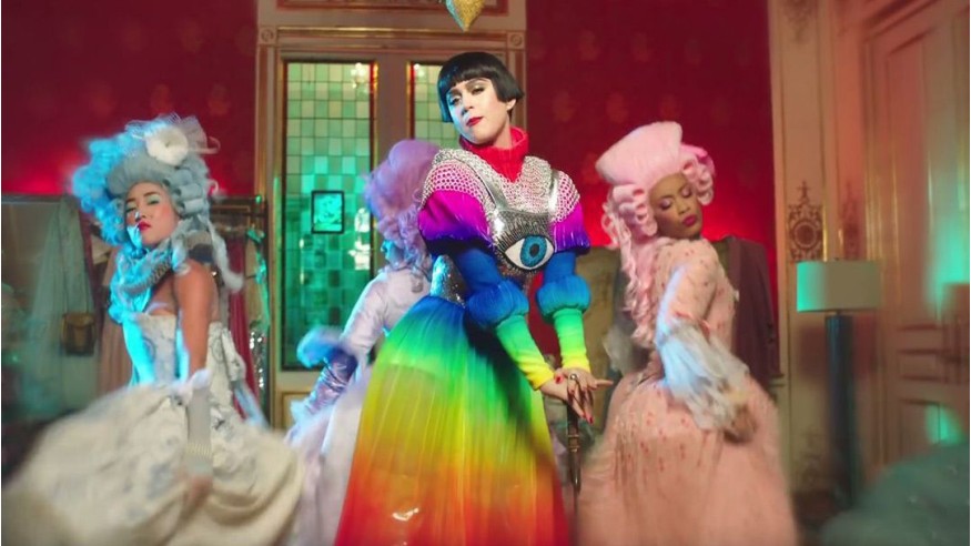 Katy Perry : découvrez le clip déjanté de «Hey Hey Hey» !