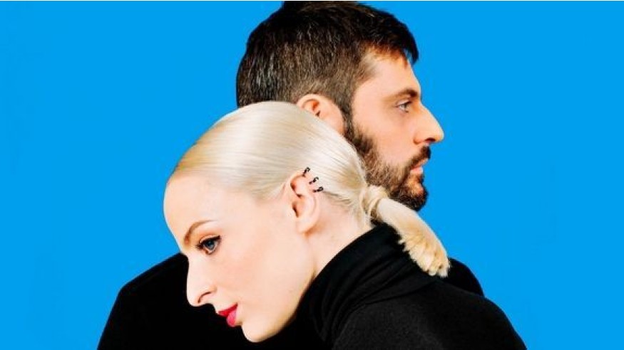 Découvrez «Comme une reine», le nouveau titre de Madame Monsieur!