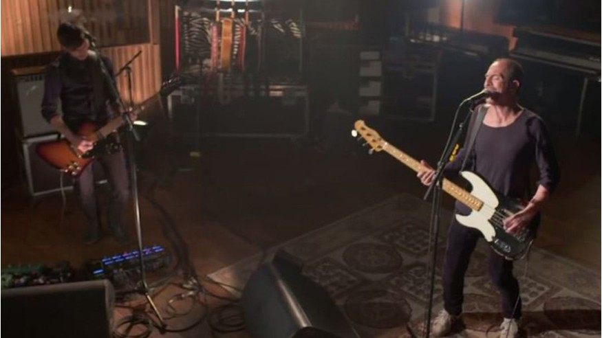 Calogero : découvrez la version live de son nouveau tube «Voler de Nuit» !