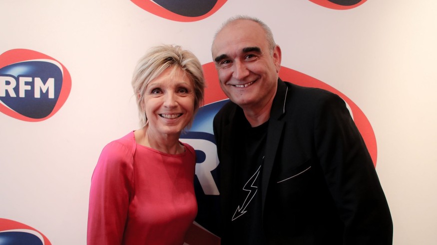 Découvrez l'interview d'Évelyne Dhéliat au micro de Pacal Nègre !